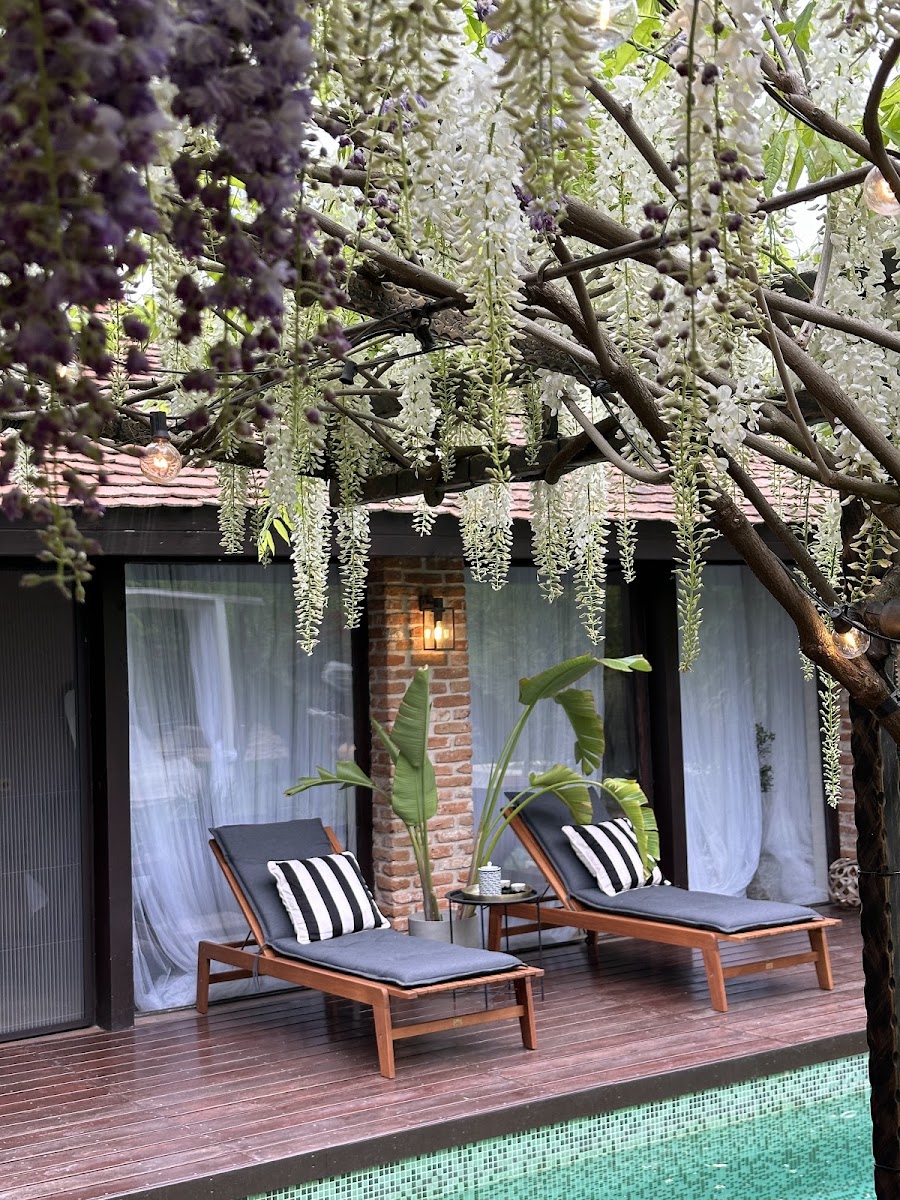 Cherry vintage home