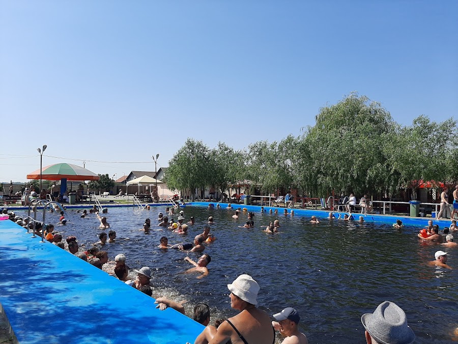 Sânmihaiu German thermal water park / strand