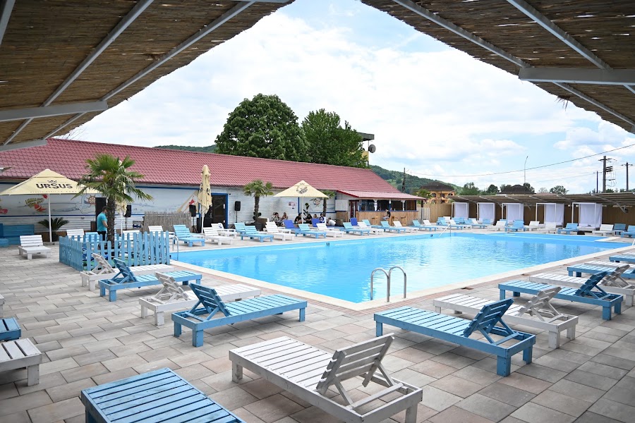 Lagoona Pool Dăești